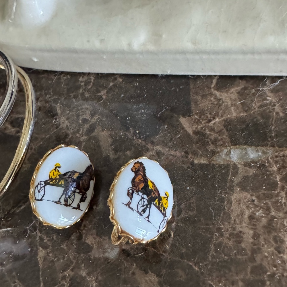 Gold Equestrian Porcelain Bangle Bracelet and Earrings Set - Picture 4 of 4